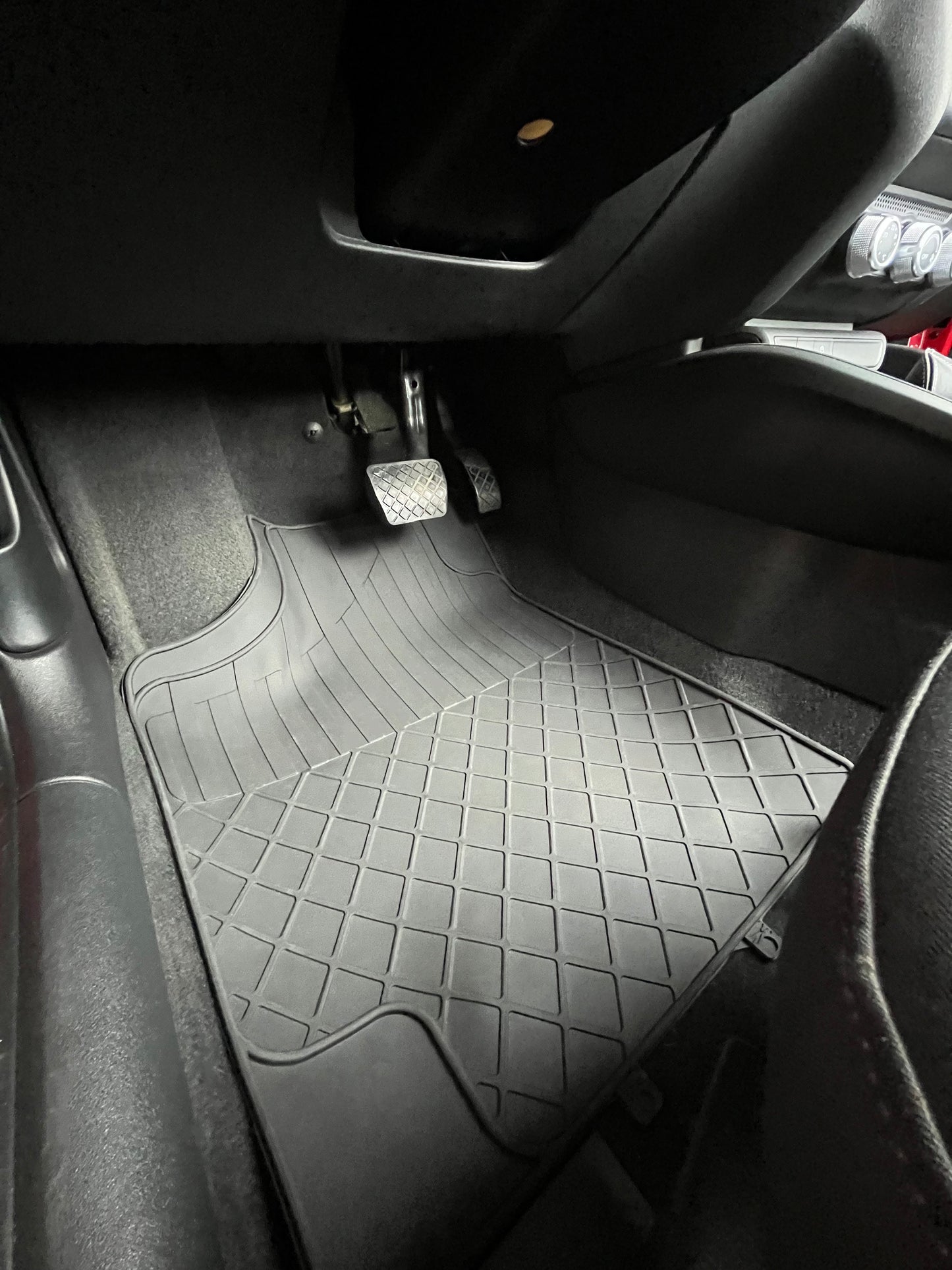 Tüm Araçlar Ile Uyumlu Universal Kauçuk Paspas